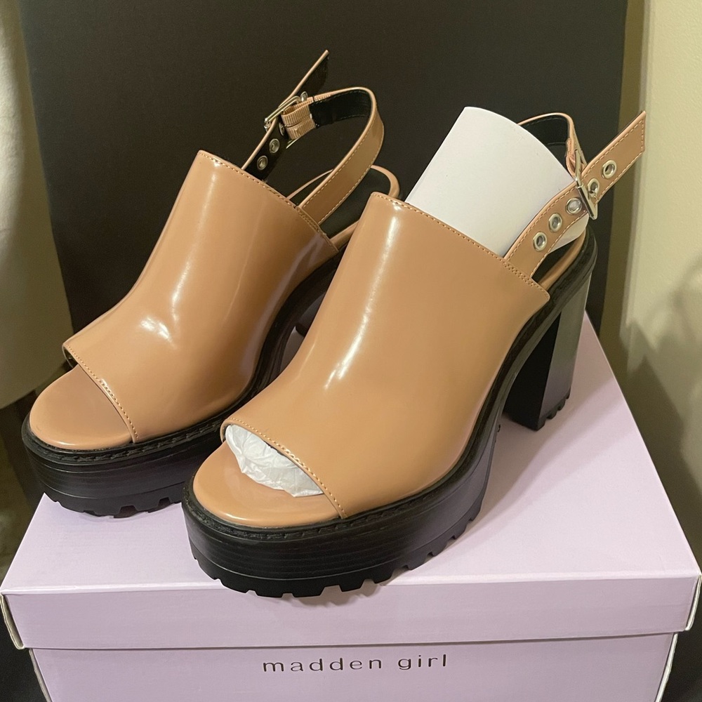 🔥🔥🔥 Madden Girl Platform Heels Size 8